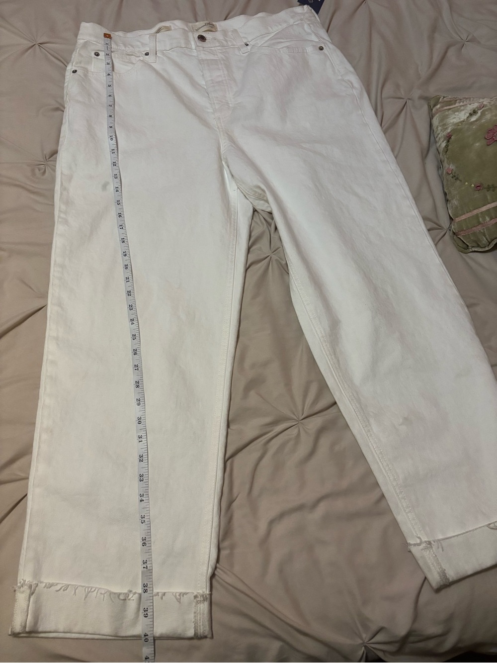 Universal Thread White Straight-Leg Jeans